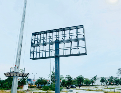Maintenance and Repair of Electronic Displays