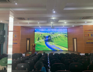 THI CÔNG MÀN HÌNH LED- P3-23M2-TẠI TRƯỜNG ĐH CNTT VÀ TT VIỆT HÀN