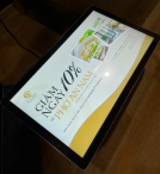 24-INCH WALL-MOUNTED ADVERTISING DISPLAY