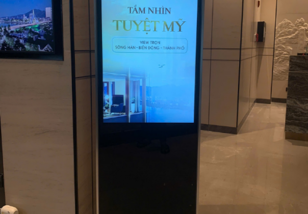 MÀN HÌNH LCD QUẢNG CÁO CHÂN ĐỨNG CẢM ỨNG 55 INCH M LANDMARK